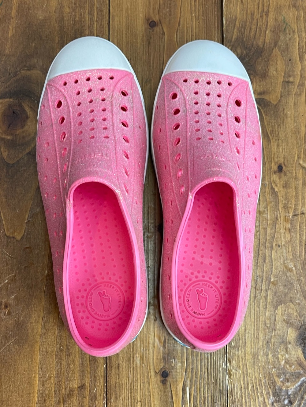 Native shoes kids size 2 bright pink glitter Jefferson sneakers